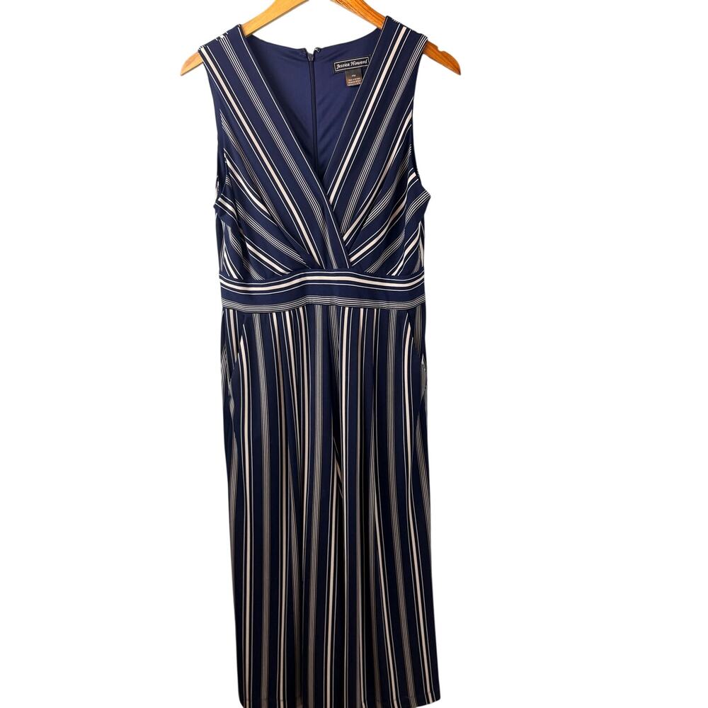 Jessica Howard Striped Jumpsuit Petite Medium Slimming V-Neck Wide leg Cropped